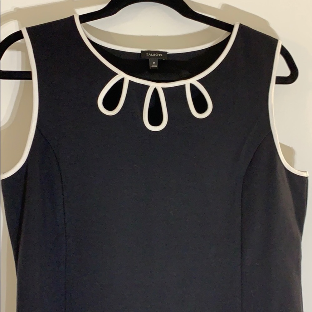 TALBOTS size M sleeveless blouse